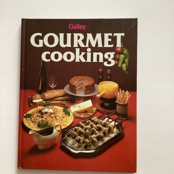 A Bundle of 7 Vintage Cook Books Cooking Baking Illustrated Collectable Recipes - Picture 14 of 16